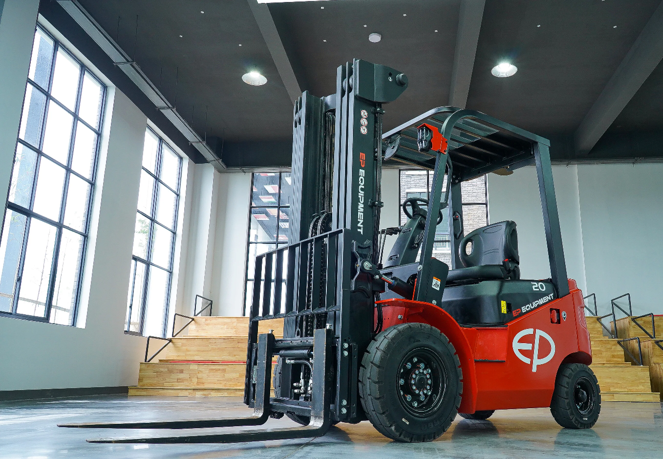 Autoelevador Eléctrico 2000Kg | 4,80m a 6m | EFL203 - Imagen 2